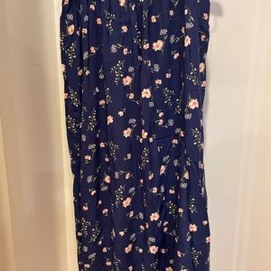 Womens Old Navy skirt, midi length